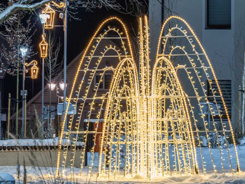 Led-valoilla toteutetut suihkulähteet